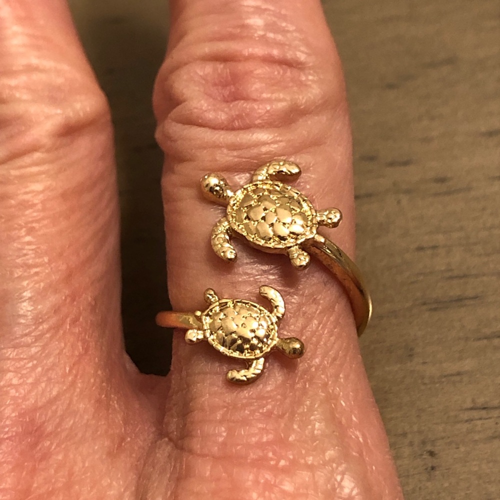 Jewelry - Gold Tone Mom and Baby Turtle Ring